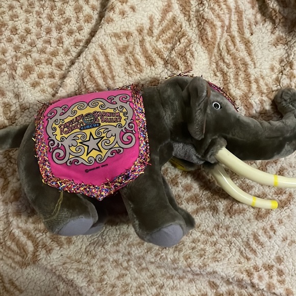 Ringling Bros Barnum Bailey Vintage Circus Elephant - Picture 3 of 10